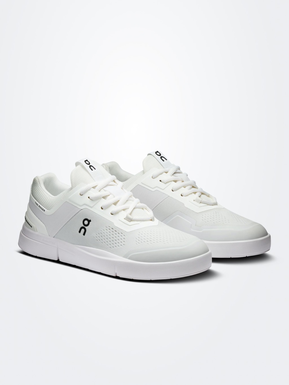 On Running THE ROGER Spin White | Black
White Lace-Up Low-Top Sneakers size 7.5